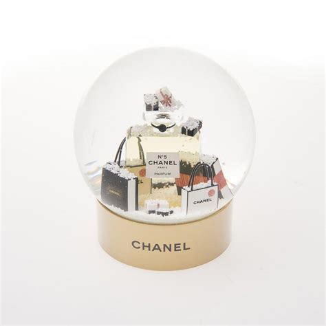 chanel no 5 in the snow pop-up|Let It Snow! Chanel Takes Over the Standard Hotel With a Winter .